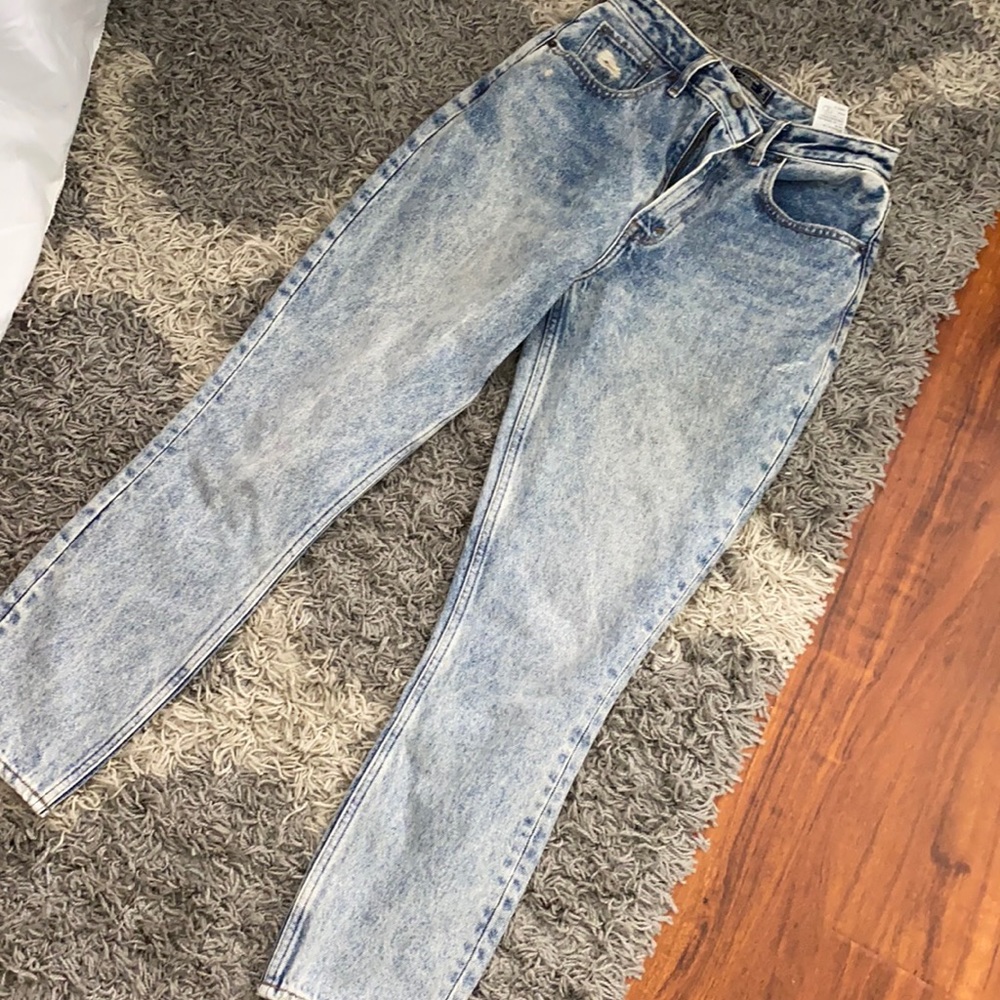 Abercrombie & Fitch Mom Jeans